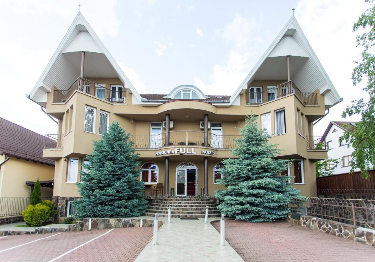 Pensiunea Full Тыргу-Муреш Экстерьер фото
